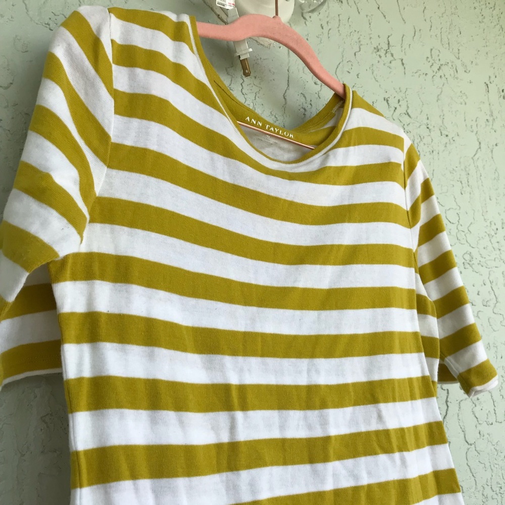 🦄Ann Taylor Yellow Striped Top